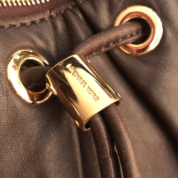 MICHAEL KORS butter soft brown leather purse. EUC - Picture 4 of 13